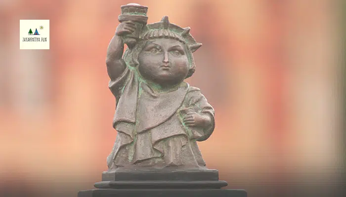 mini skulpturi uzhgoroda svobodka 1